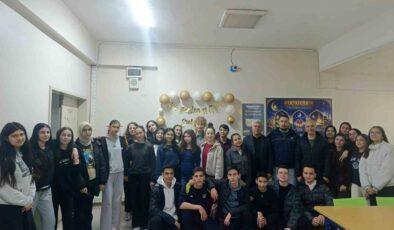 Sarıgöl’de liseliler aynı sofrada buluştu