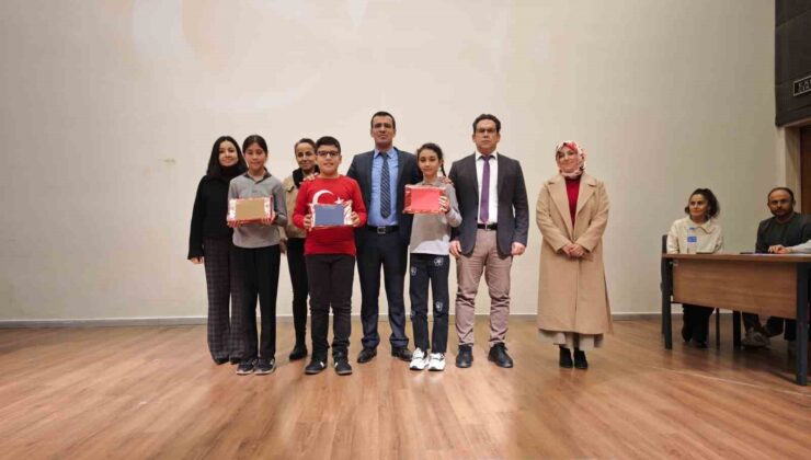 Sarıgöl’de minik yüreklerden İstiklal Marşı coşkusu