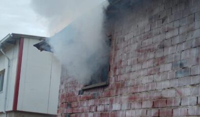 Selendi’de bir yıllık emek dakikalar içinde kül oldu