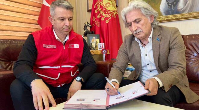 Türk Kızılay’dan Manisa’da 200 aileye sıcak iftar desteği