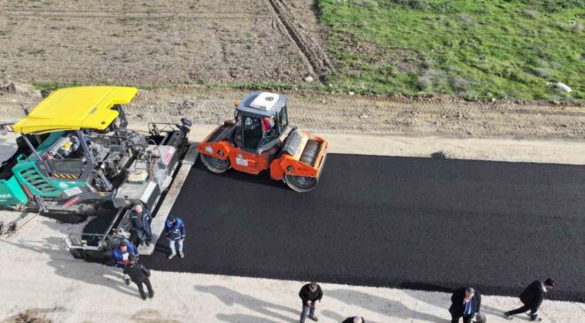 Yeni tesisin ilk asfaltı Hacıbektaşlı’nın yollarıyla buluştu