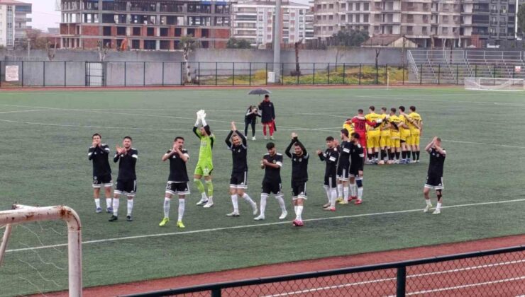 Alaşehir Belediyespor evinde yıkıldı