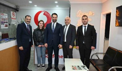 Demirci’de 5 bin kişilik iftar sofrası kuruldu