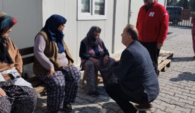 Gördesli öğrencilerden depremzede ailelere Ramazan desteği