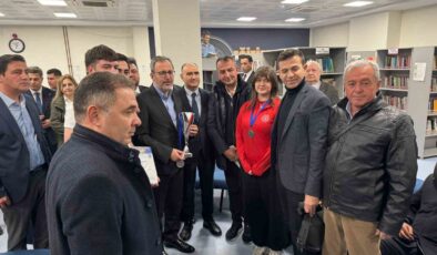 Kasapoğlu ve Özkan’dan Alaşehirli öğrencilere tebrik