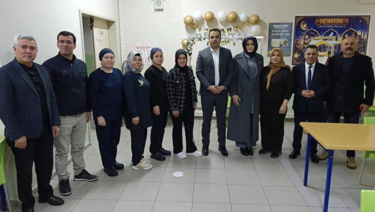 Kaymakam Dalak öğrencilerle aynı sofrada iftar açtı