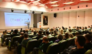 Manisa Büyükşehir personeline yapay zeka ve veri yönetimi eğitimi