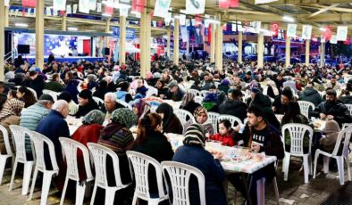 Manisa Büyükşehir’in iftar sofrası Kırkağaç’ta kuruldu