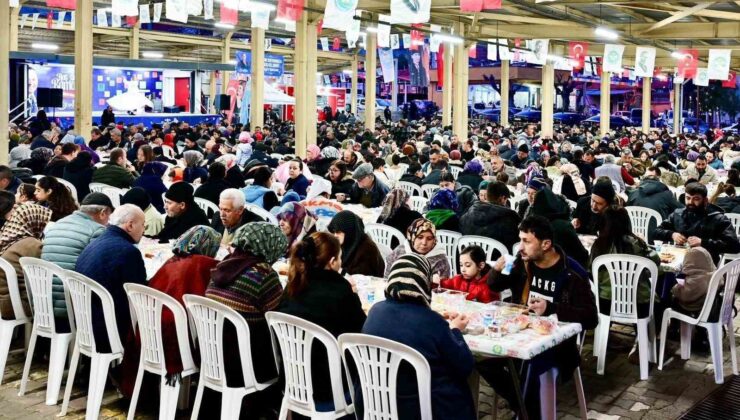 Manisa Büyükşehir’in iftar sofrası Kırkağaç’ta kuruldu