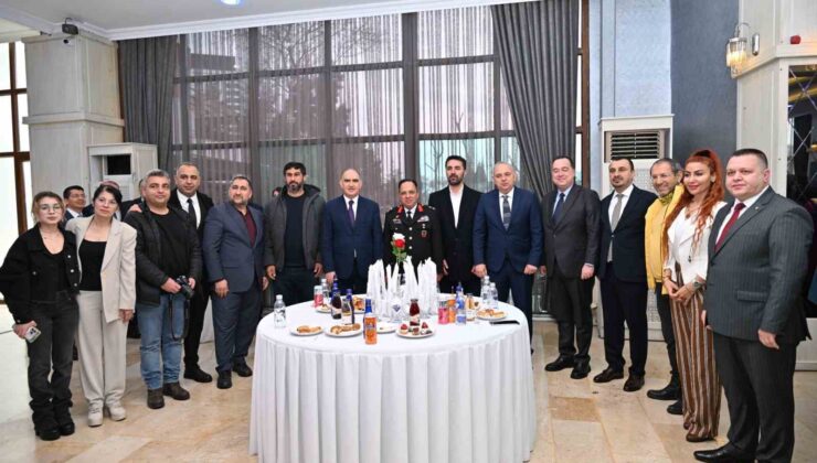 Manisa protokolü bayramlaşmada buluştu