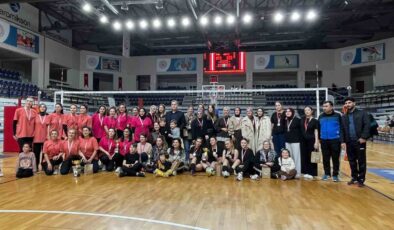 Manisa’da “Evinin Sultanları” 8 Mart’ta parkeye indi