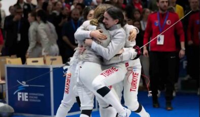 Manisalı eskrimci Berra Kürek Avrupa ikincisi oldu