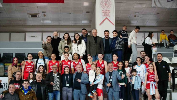 Manisa’nın tek kadın basketbol takımı zirve takibini sürdürüyor