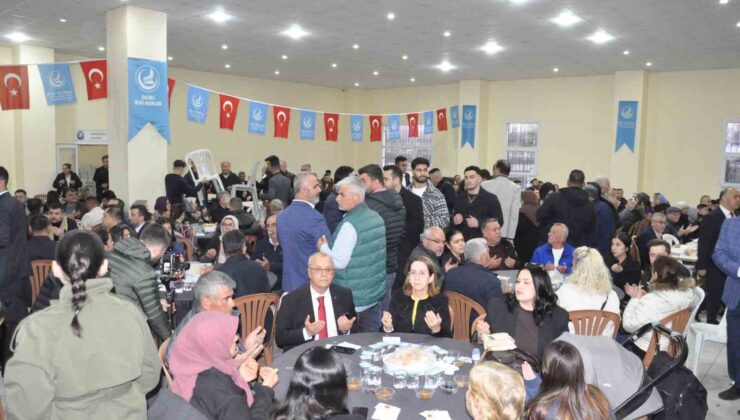 Salihli’de Ülkü Ocakları tarafından Şehitler İçin Vefa Sofrası Kuruldu