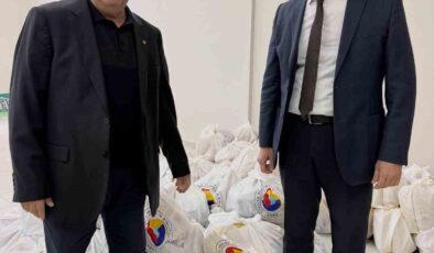Sarıgöl ve Alaşehir’de 430 gıda yardım paketi dağıtıldı