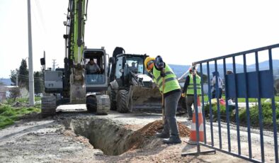 Selendi’de iki mahallenin daha altyapı sorunu tarih oluyor