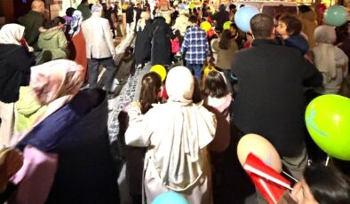 Turgutlu’da Kadir Gecesinde çocuklar yürüyüş yaptı