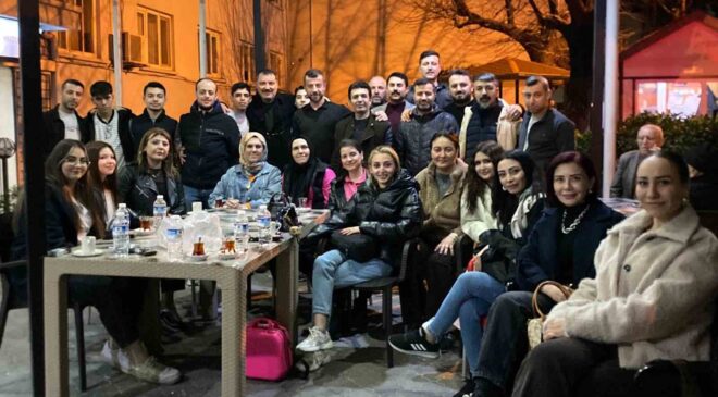 Turgutlu’da kuaförlerden huzurevinde anlamlı hizmet