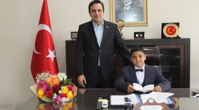 23 Nisan’da çocuklar protokol koltuklarına oturdu