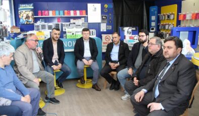 AK Parti Kula’da Mahalle Başkanları Toplantısı gerçekleştirildi