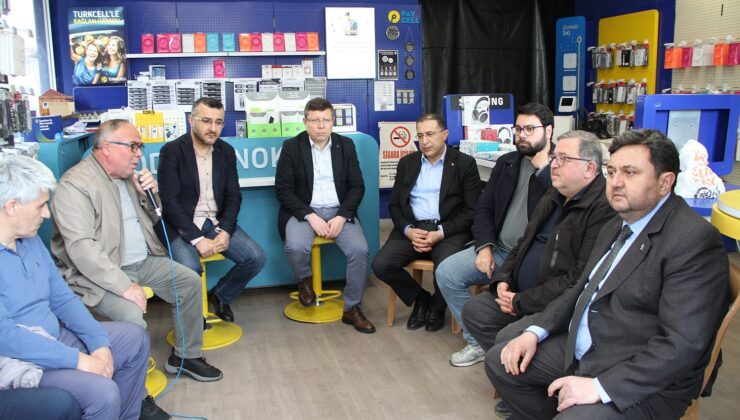 AK Parti Kula’da Mahalle Başkanları Toplantısı gerçekleştirildi