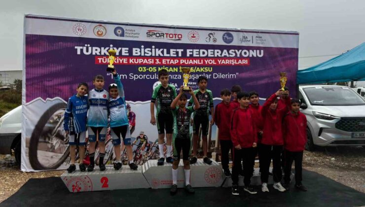 Akhisarlı bisikletçiler Türkiye Kupası’nda zirvede