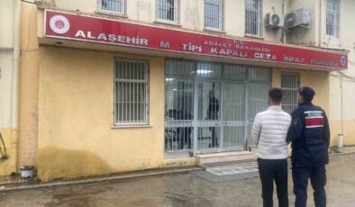 Alaşehir’de 5 bin 96 adet sentetik hap ele geçirildi