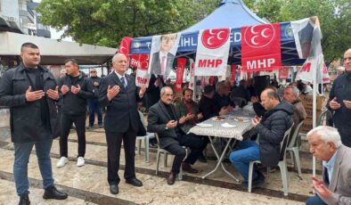 Alparslan Türkeş Salihli’de dualarla anıldı