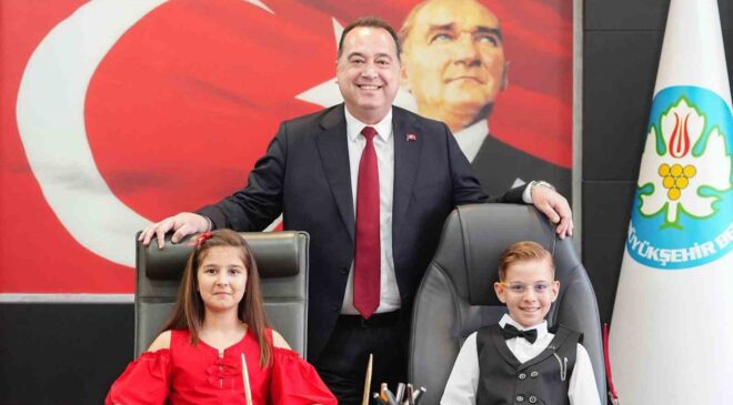 Başkan Dutlulu koltuğunu çocuklara emanet etti