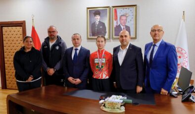 Dünya Şampiyonası yolcusu Tunçel için Akhisar’da ziyaret trafiği