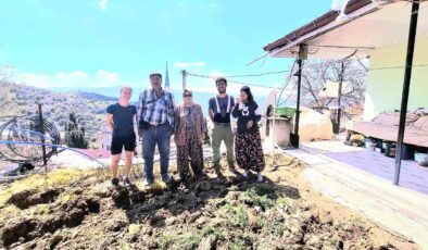 Fransız çift, Sarıgöl’de Türk misafirperverliğiyle tanıştı