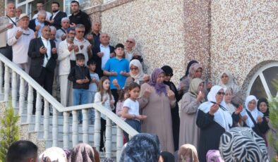 Hacı adayları dualarla kutsal topraklara uğurlandı