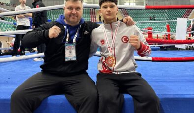 Kick Boks Türkiye Şampiyonası’nda Salihli’ye gurur veren başarı