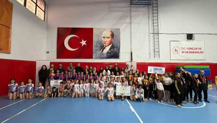 Minik cimnastikçilerden 23 Nisan için Alaşehir’de yarıştı