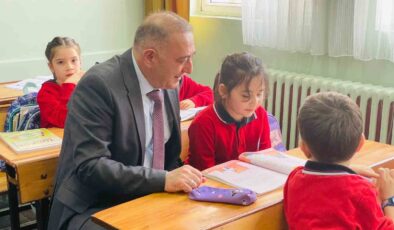 Minik öğrencinin mektubu kaymakam Cantürk’ü sınıfa getirdi