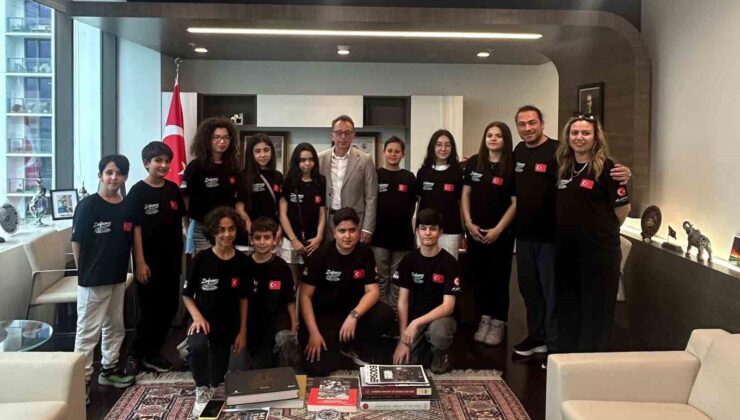 Salihli’den Miami Başkonsolosu’na Sardes Hediyesi