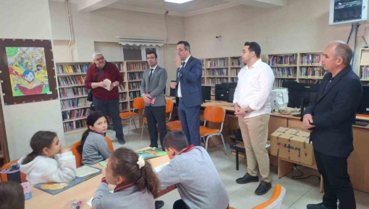 Sarıgöl’de Kütüphane Haftası’nda öğrencilerle kitap okudular