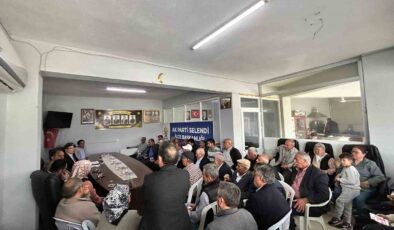 Selendi AK Parti’de mahalle başkanları toplandı