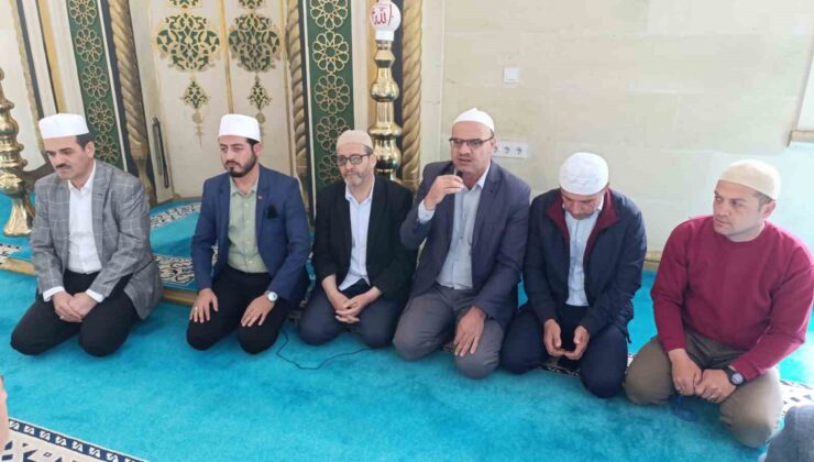 Selendi’de hacı adayları dualarla uğurlandı