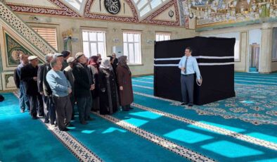 Selendi’de hacı adaylarına eğitim semineri