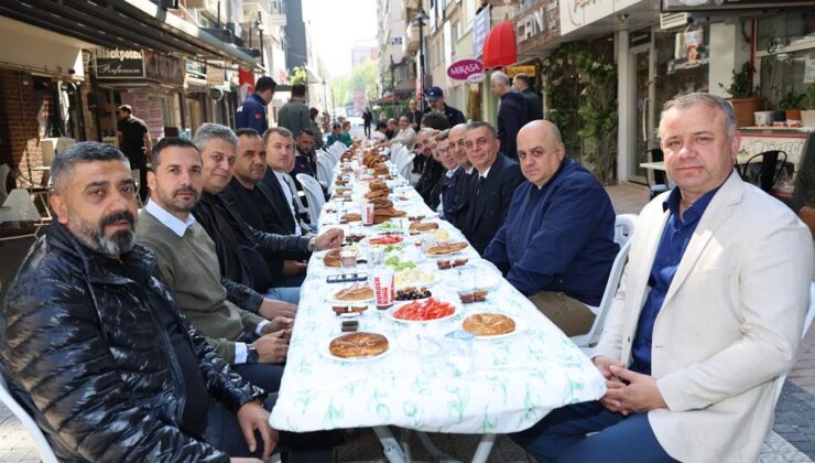 Yenilenen Sevgi Yolu esnafından Başkan Şimşek’e kahvaltılı teşekkür