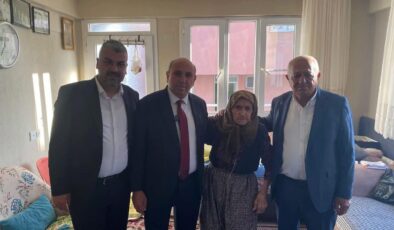 Başkan Akdeniz bayram namazını Afşar Mahallesi’nde kıldı