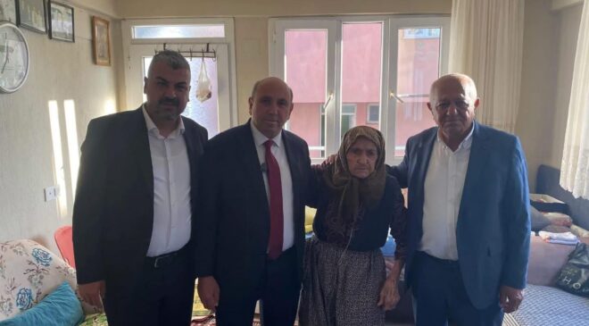 Başkan Akdeniz bayram namazını Afşar Mahallesi’nde kıldı