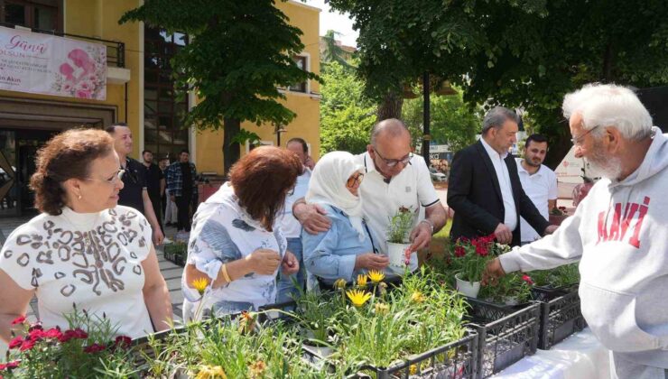 Başkan Çetin Akın’dan Anneler Günü’nde anlamlı kutlama