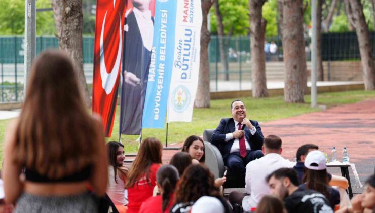 Başkan Dutlulu gençlerle bir araya geldi