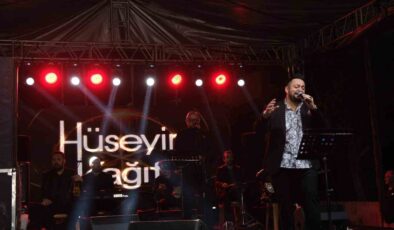 Hüseyin Kağıt Sarıgöl’ü coşturdu
