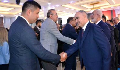 Manisa protokolü bayramlaştı