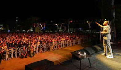 Manisa’da hıdırellez coşkusu Hüsnü Şenlendirici konseriyle zirveye ulaştı