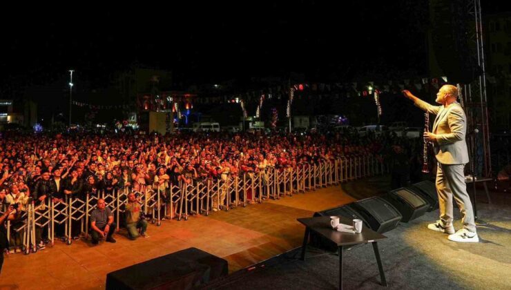 Manisa’da hıdırellez coşkusu Hüsnü Şenlendirici konseriyle zirveye ulaştı