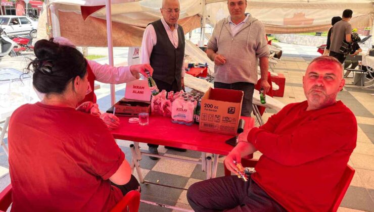 Öğrenciler ikna etti, veliler kan verdi